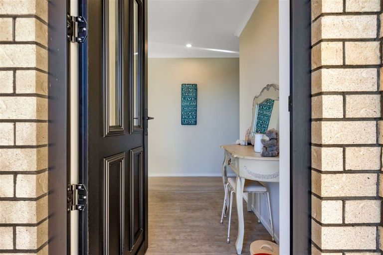 Photo of property in 3 Jules Crescent, Bell Block, New Plymouth, 4312