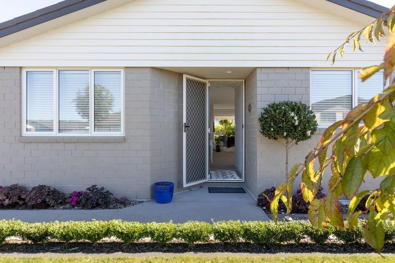 Photo of property in Waterview Estate, 60/4 Greystone Place, Omokoroa, 3114