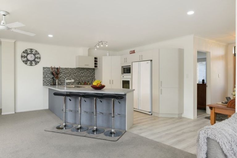 Photo of property in 73 Santa Monica Drive, Papamoa Beach, Papamoa, 3118