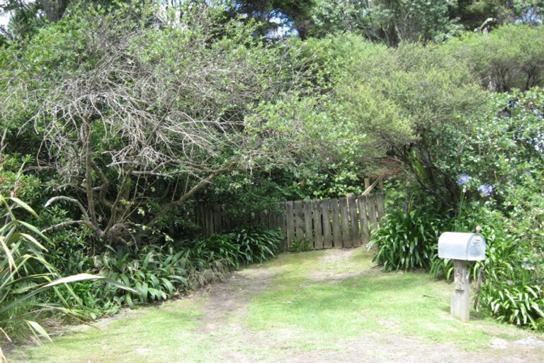 Photo of property in 105 Domain Crescent, Muriwai, 0881