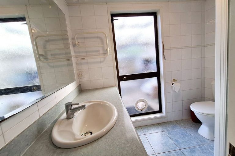 Photo of property in 35 Fratley Avenue, Farm Cove, Auckland, 2012