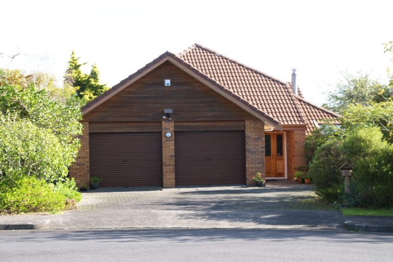 Photo of property in 16 Eastridge Court, Northpark, Auckland, 2013