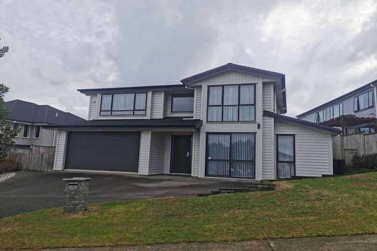 Photo of property in 21 Ascension Crescent, Orewa, 0931