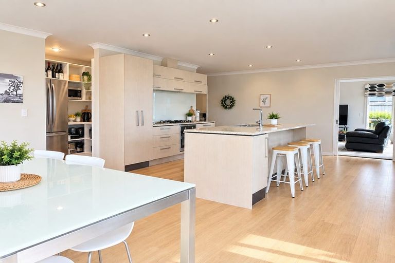 Photo of property in 82 Mcmahon Drive, Aidanfield, Christchurch, 8025