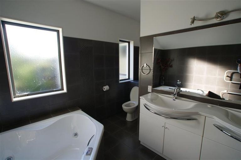 Photo of property in 10 Nautique Place, Waikawa, Picton, 7220