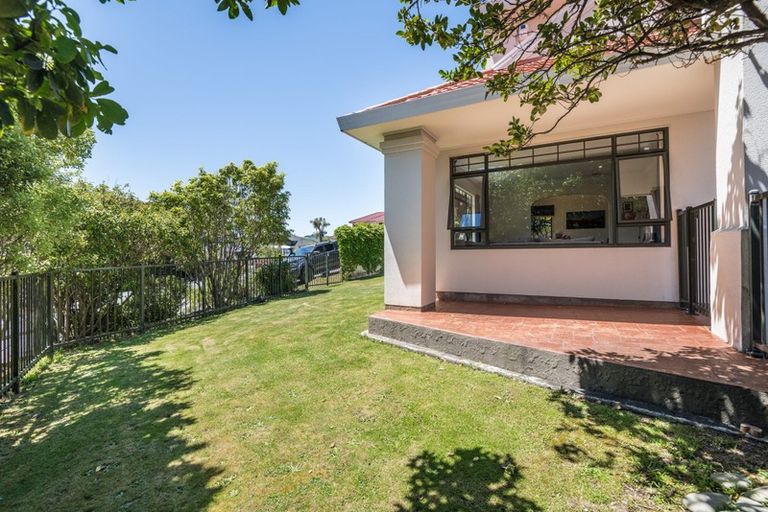 Photo of property in 2 Ridley Green, Churton Park, Wellington, 6037