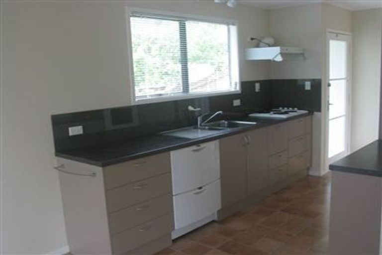 Photo of property in 58 Pemberton Avenue, Bayview, Auckland, 0629