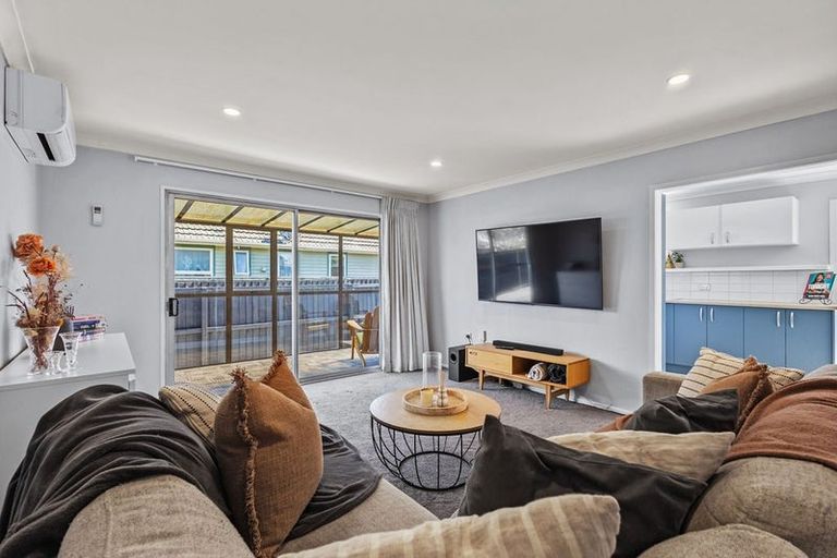 Photo of property in 61 Dunedin Street, Redwood, Christchurch, 8051