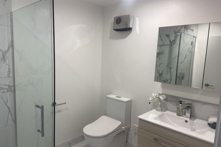 Photo of property in 4/21 Titoki Street, Te Atatu Peninsula, Auckland, 0610