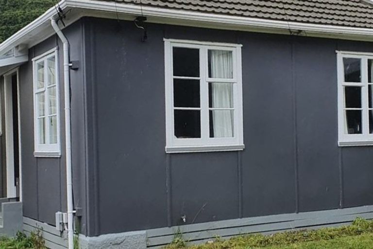 Photo of property in 125 Molesworth Street, Taita, Lower Hutt, 5011