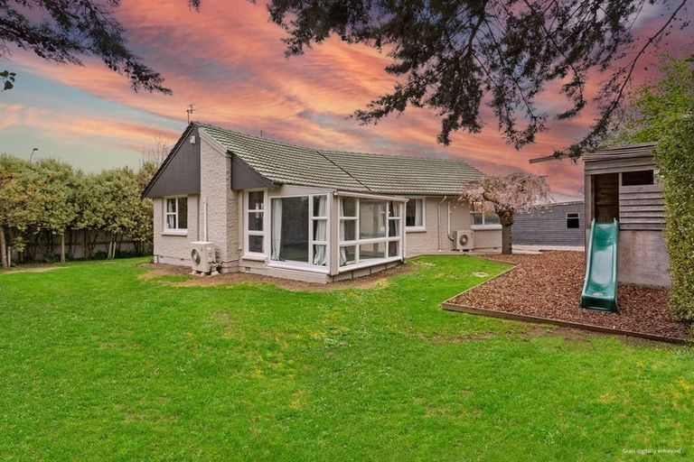 Photo of property in 2 Clipper Place, Redwood, Christchurch, 8051