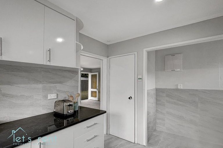 Photo of property in 2/21 Booker Place, Weymouth, Auckland, 2103