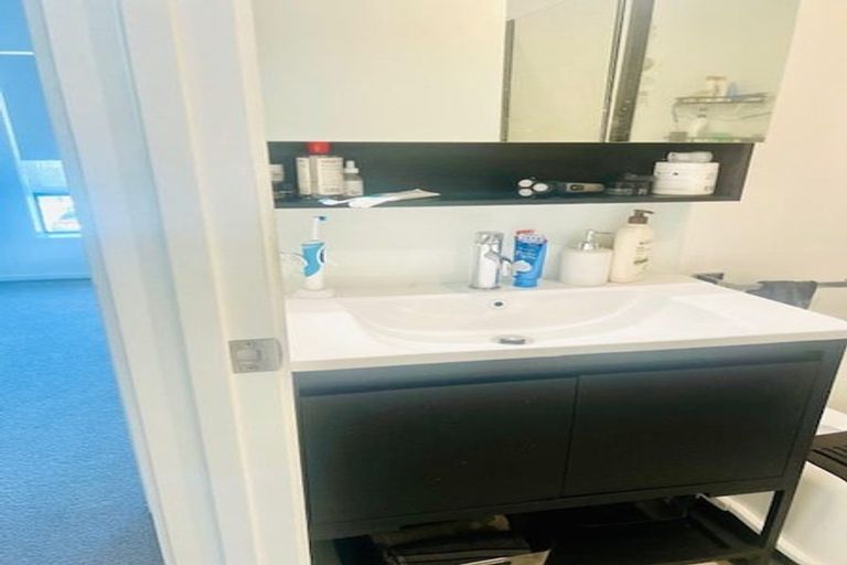 Photo of property in 10 Rara Lane, Manukau, Auckland, 2104