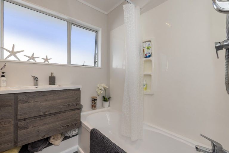 Photo of property in 3-5 Ruahine Street, Paraparaumu, 5032