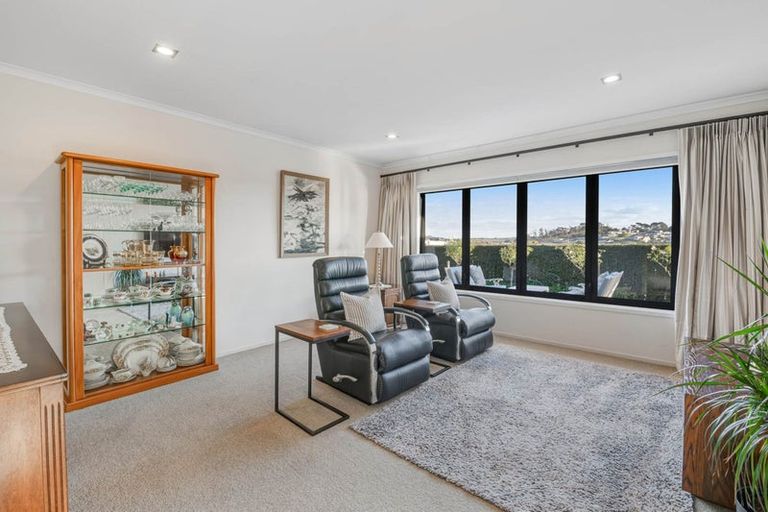 Photo of property in 14 Seamount Drive, Red Beach, 0932