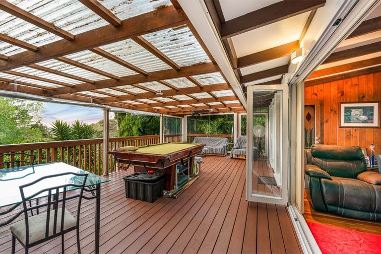 Photo of property in 894 West Coast Road, Waiatarua, Auckland, 0604