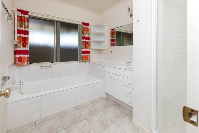 Photo of property in 11 Bush Haven Drive, Te Kamo, Whangarei, 0112