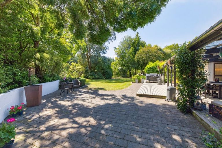 Photo of property in 32 Scarlet Oak Drive, West Melton, Christchurch, 7676