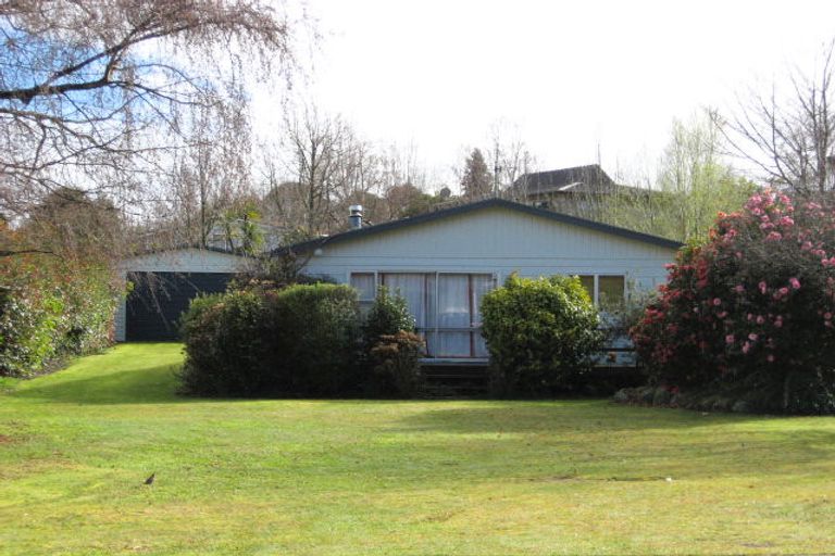 Photo of property in 12 Pearce Place, Kinloch, Taupo, 3377