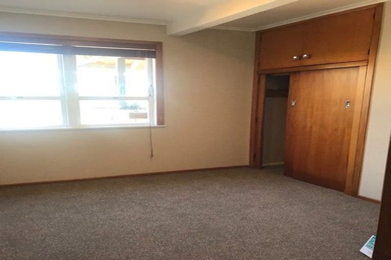 Photo of property in 30a Te Atatu Road, Te Atatu South, Auckland, 0610