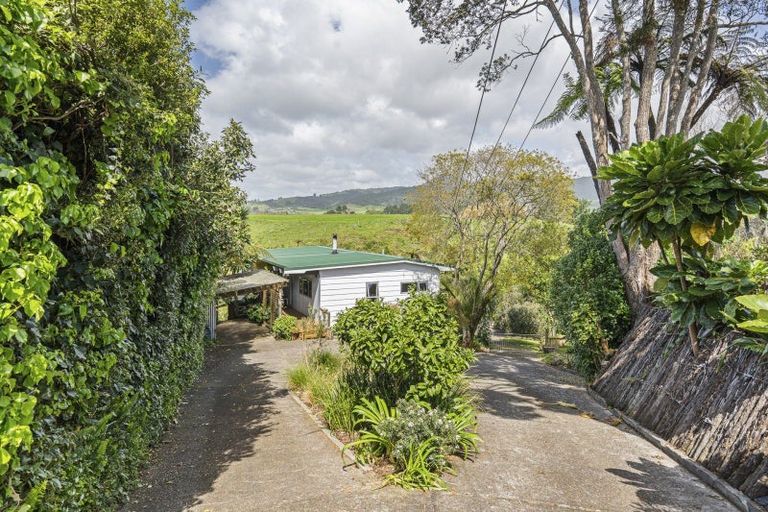 Photo of property in 15 Linda Street, Oakura, 4314