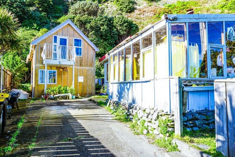 Photo of property in 47 Moa Point Road, Moa Point, Wellington, 6022