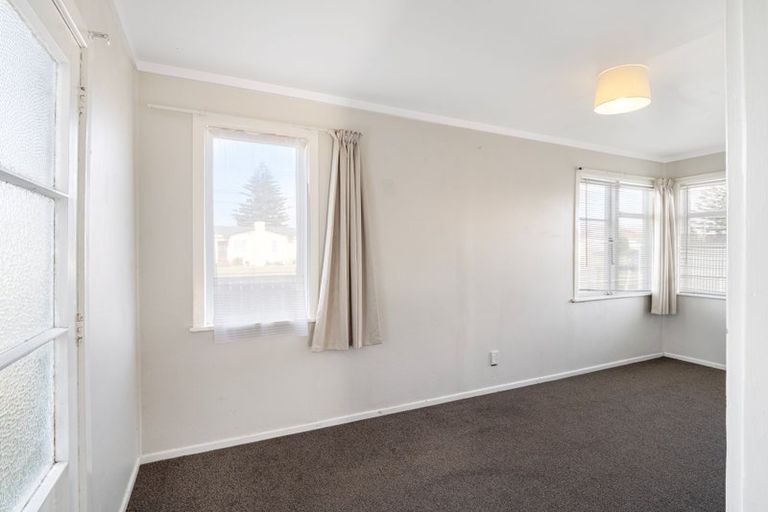 Photo of property in 10 Cornfoot Street, Castlecliff, Whanganui, 4501