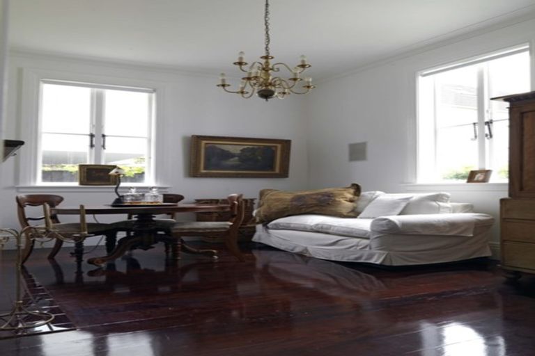 Photo of property in 26 Cranmer Square, Christchurch Central, Christchurch, 8013