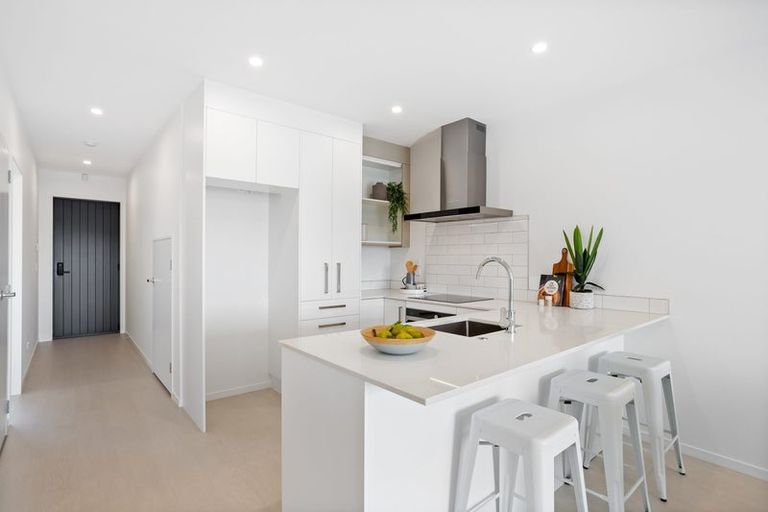 Photo of property in 12 Juniper Drive, Rosehill, Papakura, 2113