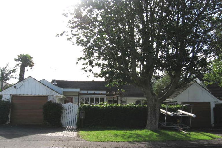 Photo of property in 6 Frieston Road, Milford, Auckland, 0620