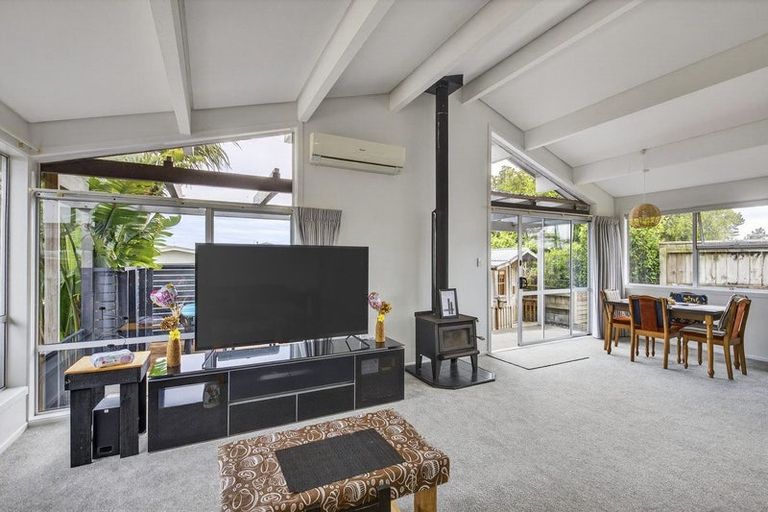 Photo of property in 8 Evelyn Place, Welbourn, New Plymouth, 4310