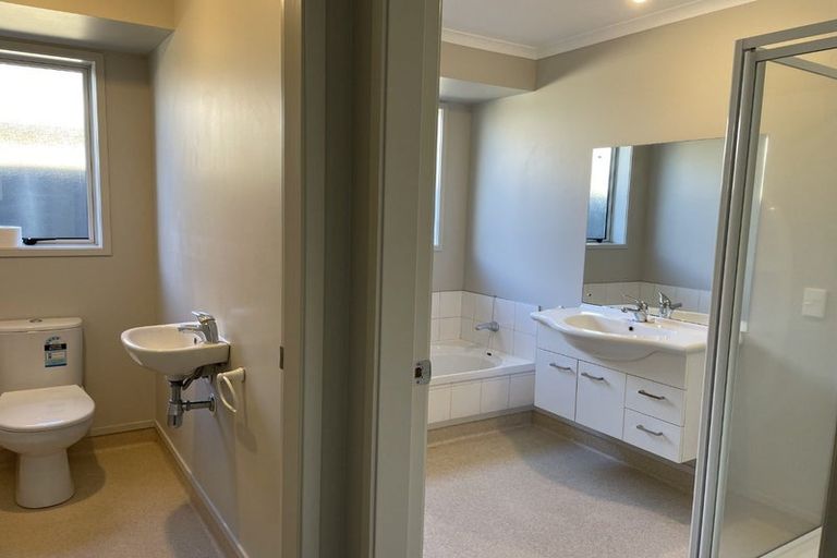 Photo of property in 17a Meeanee Road, Taradale, Napier, 4112