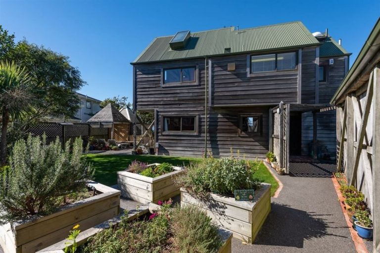 Photo of property in 10 Virginia Grove, Brooklyn, Wellington, 6021