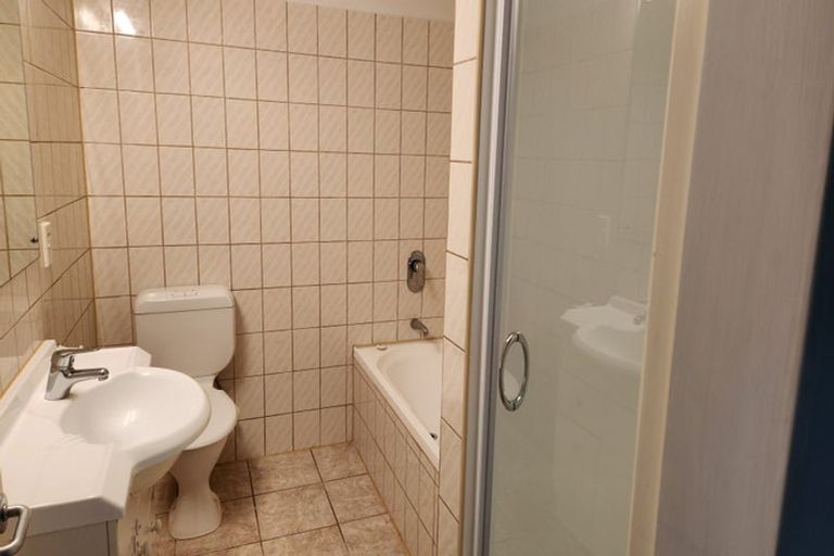 Photo of property in 17 Manitoba Place, Kingston, Wellington, 6021