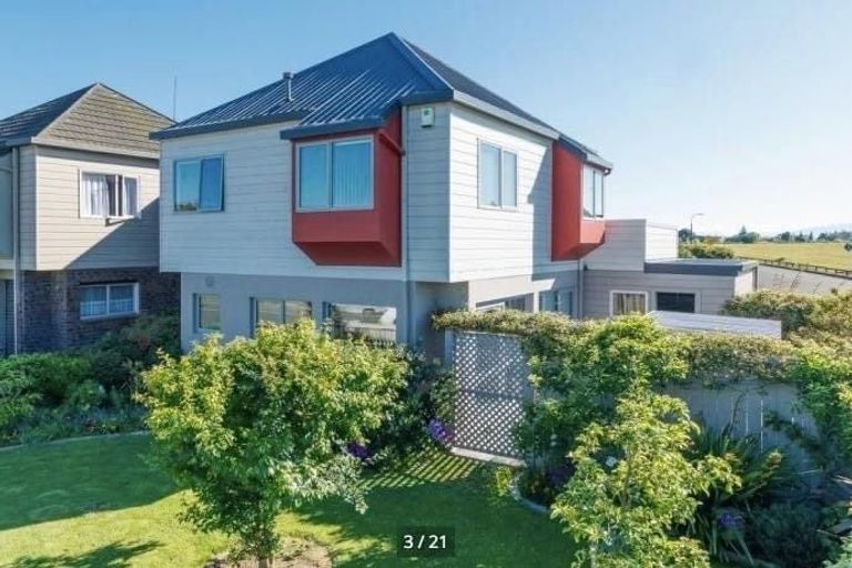 Photo of property in 95 Wikiriwhi Crescent, Awapuni, Palmerston North, 4412