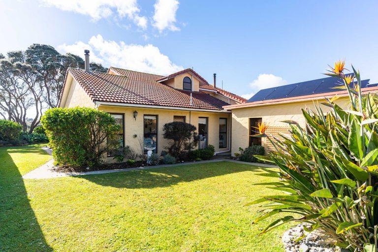 Photo of property in 16 Riverview Place, Waipu, 0582