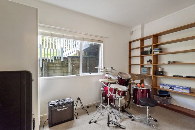 Photo of property in 25 Coromandel Crescent, Mairangi Bay, Auckland, 0630