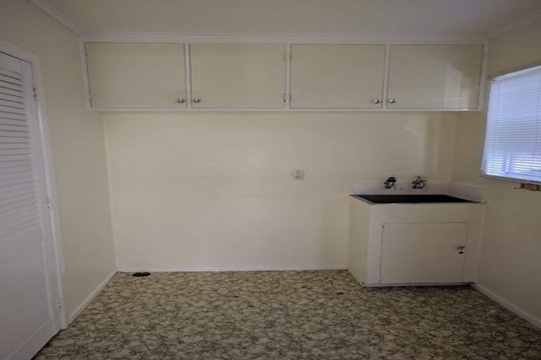 Photo of property in 37 Carluke Street, Paparangi, Wellington, 6037