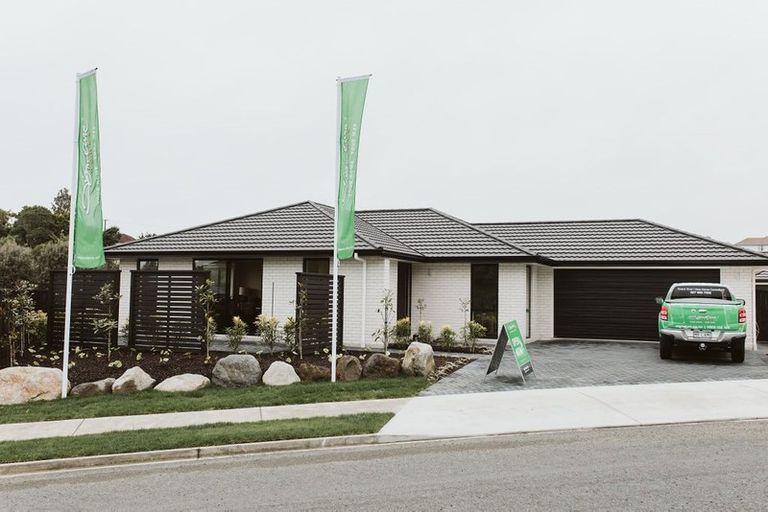 Photo of property in 2 Yulestar Place, Hawera, 4610