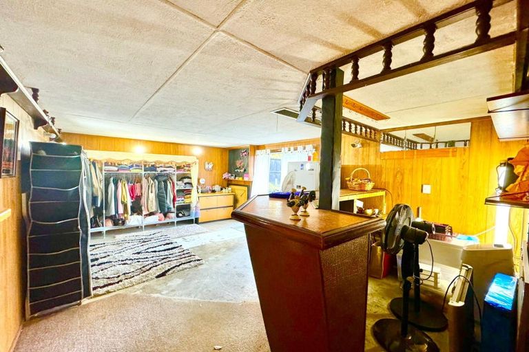 Photo of property in 65 Riverpark Crescent, Henderson, Auckland, 0610