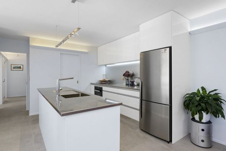 Photo of property in 1/64 Hewitts Road, Merivale, Christchurch, 8014