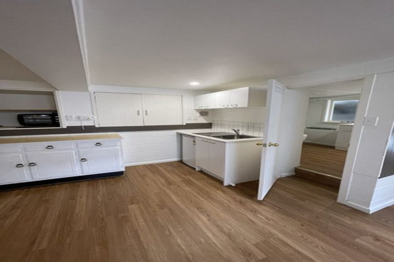 Photo of property in 209a Sturges Road, Henderson, Auckland, 0612