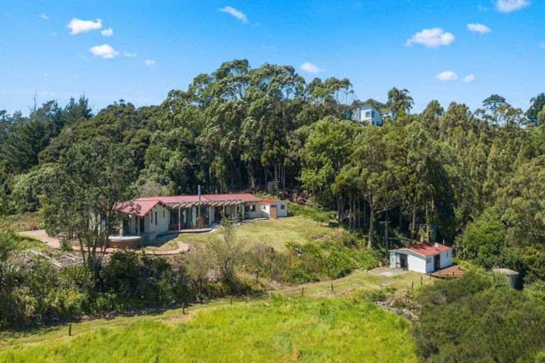Photo of property in 90 Cedar Terrace, Stanmore Bay, Whangaparaoa, 0932