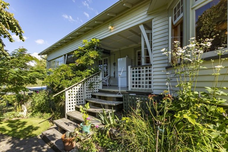 Property details for 29 Domain Road, Waipawa, 4210