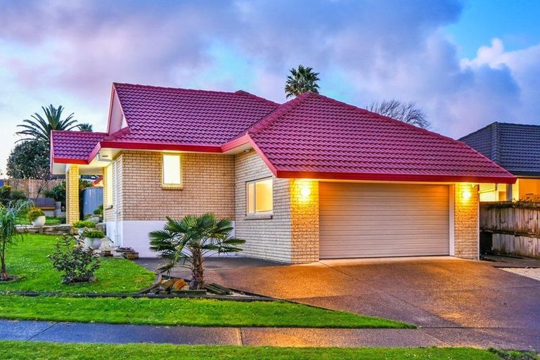 Photo of property in 2 Menen Place, Manurewa, Auckland, 2105