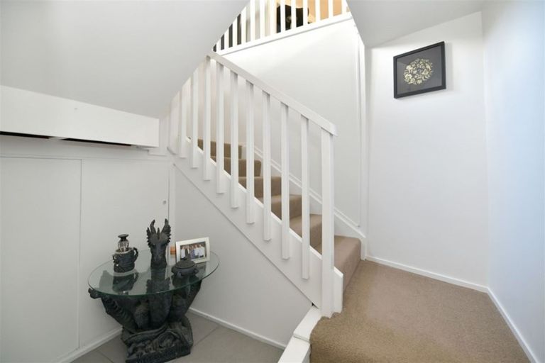 Photo of property in 43 Pohutukawa Avenue, Red Beach, 0932