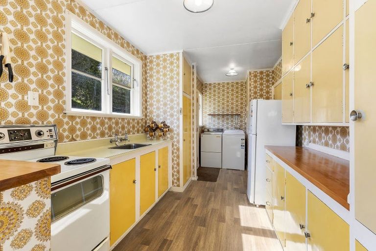 Photo of property in 16 Morgan Place, Tawa, Wellington, 5028