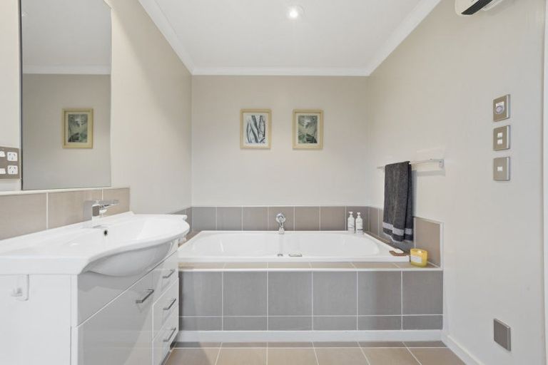 Photo of property in 46 Oakwood Drive, Rangiora, 7400