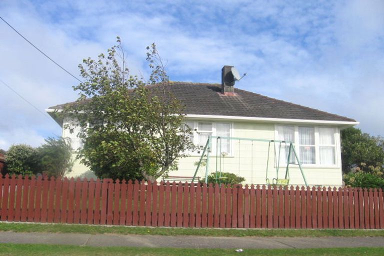 Photo of property in 4 Mexted Crescent, Ranui, Porirua, 5024