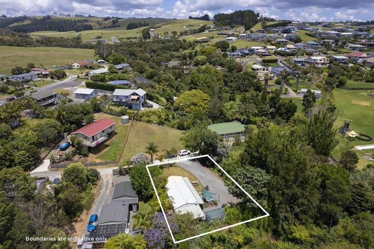 Photo of property in 25 Paradise Road, Coopers Beach, 0420
